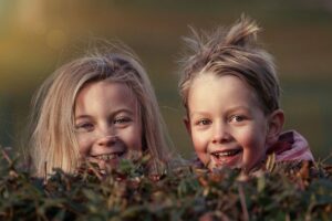 4 Spielideen mit Kindern bei schlechtem Wetter