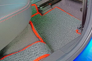 Die Vorteile von maßgeschneiderten Auto Fußmatten 1