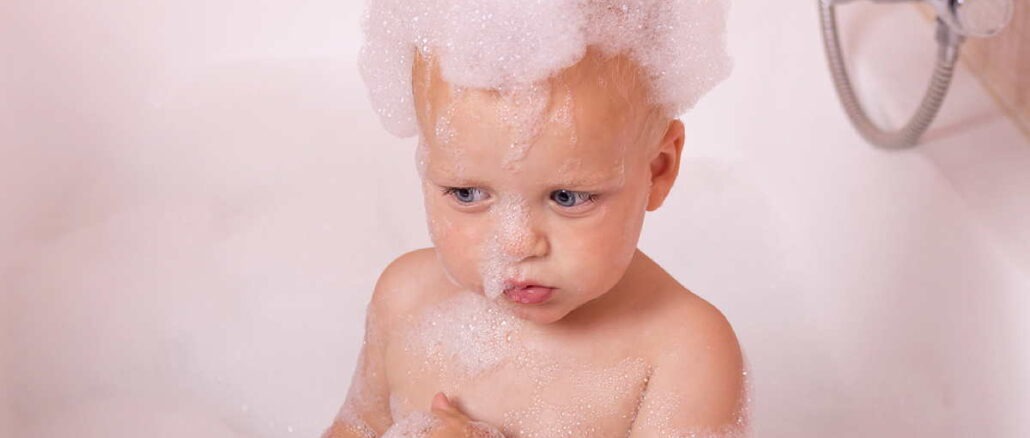 Kinderhaare richtig waschen und pflegen